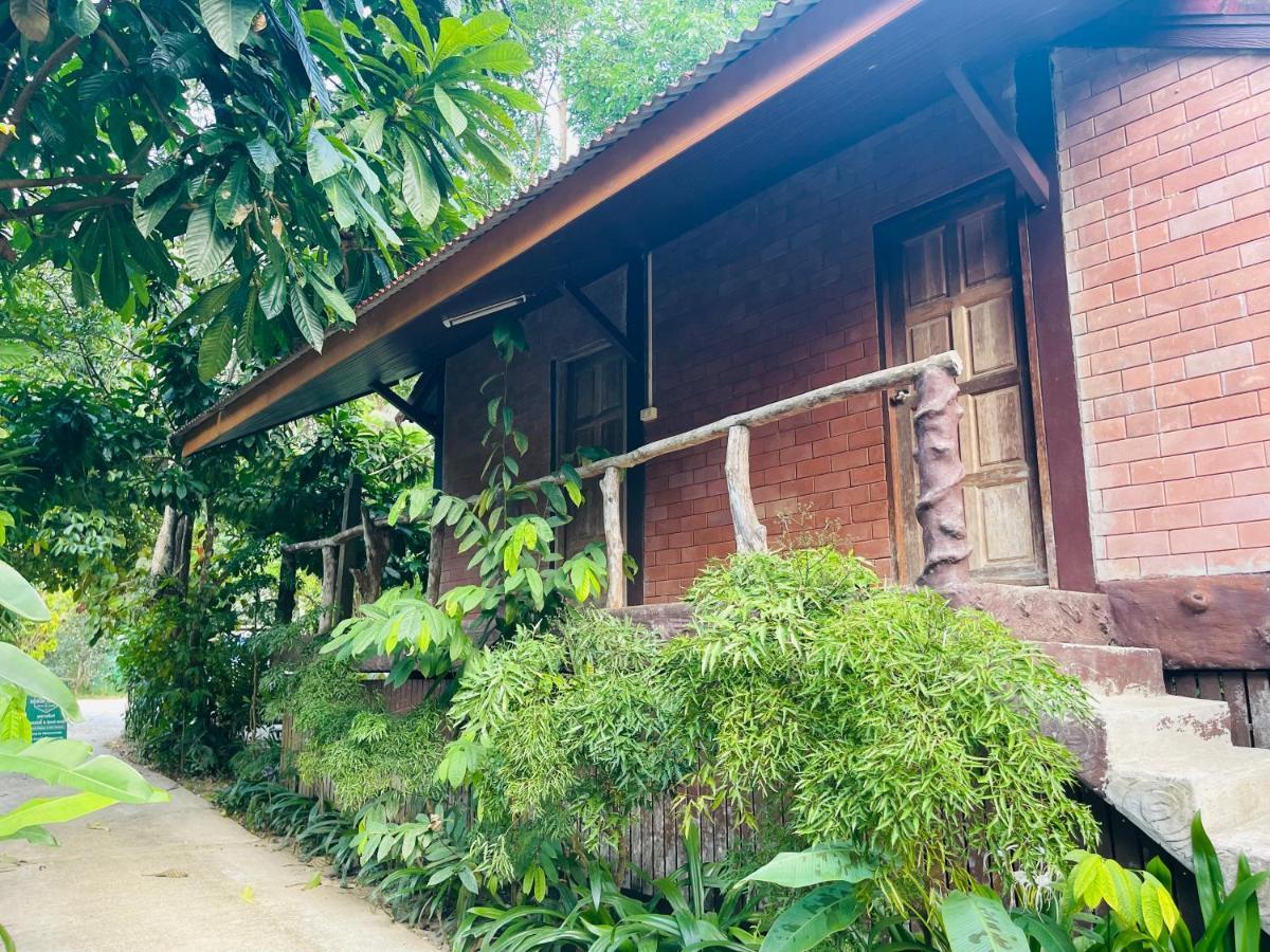 Khaosok Monkeys & River Camps Khao Sok National Park ภายนอก รูปภาพ